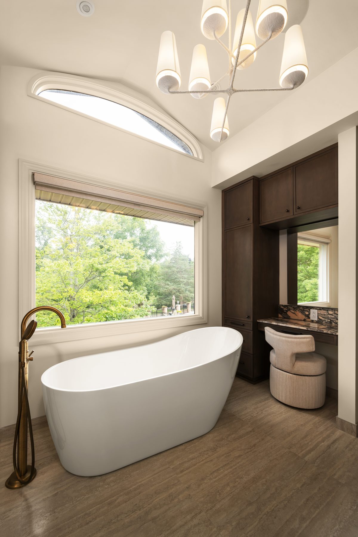 Interior photography, bath with freestanding tub