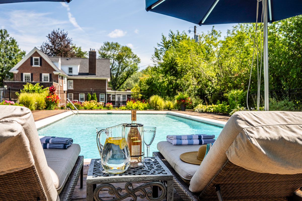 Exterior photography, pool and outdoor entertaining area