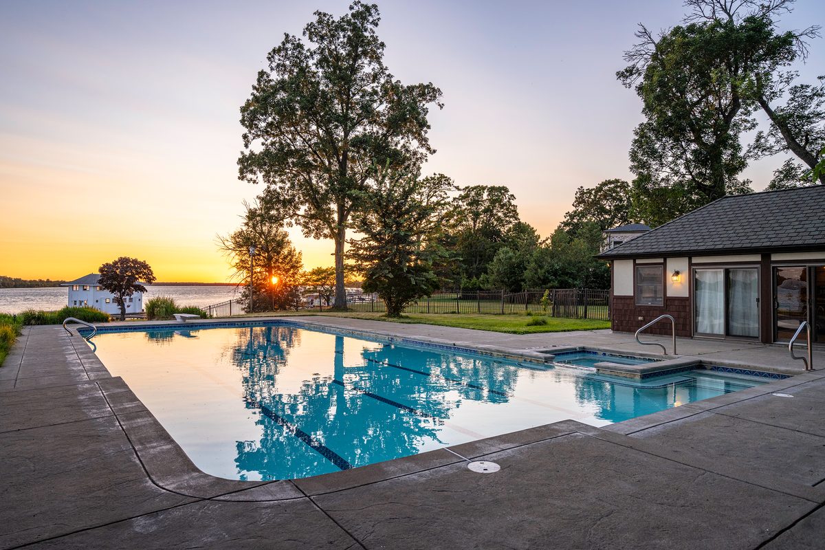 Rental photography, pool at sunset