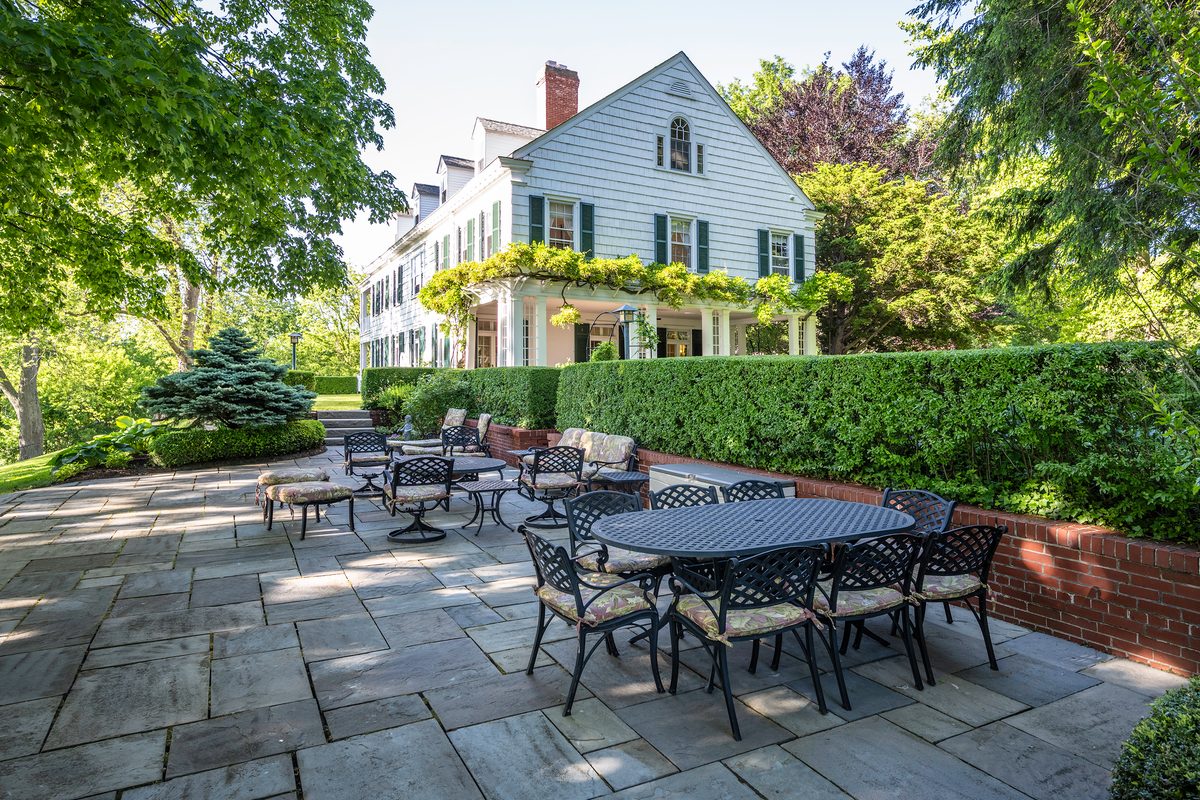 Rental photography, stone patio dining area
