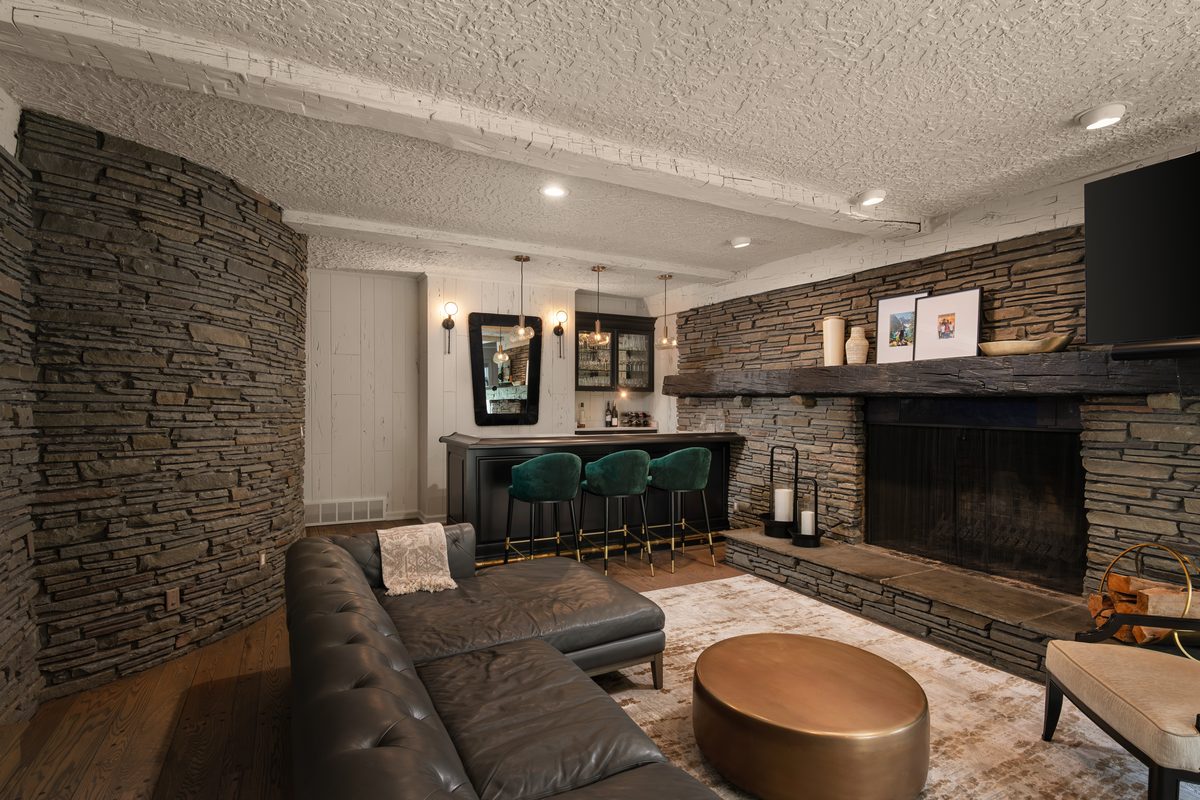Rental photography, stone bar lounge