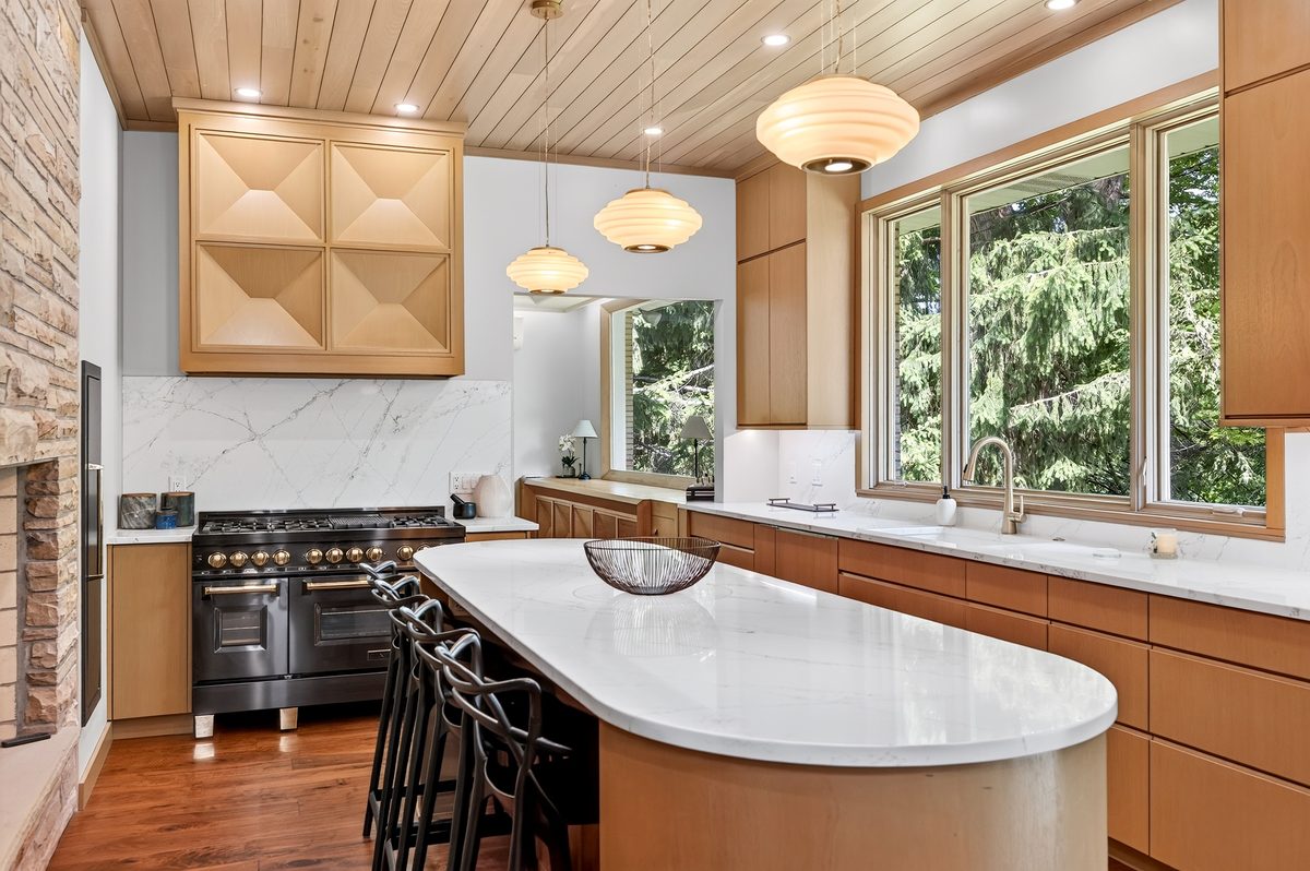 Rental photography, wood kitchen with island seating